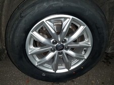 Autoreifen und Felgen