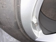 Autoreifen mit Felgen von